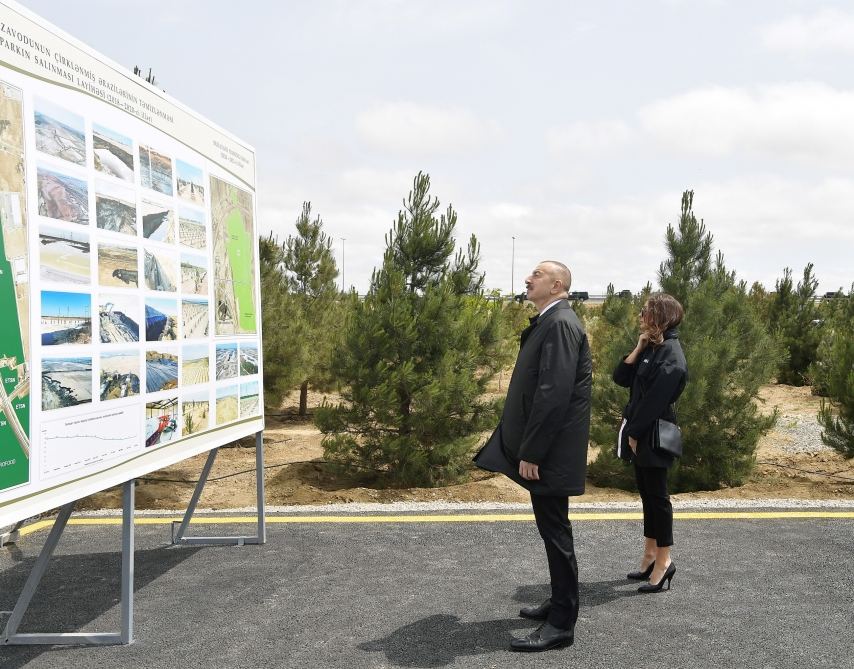 Prezident İlham Əliyev və birinci xanım Mehriban Əliyeva ulu öndər Heydər Əliyevin doğum günü münasibətilə ağac əkiblər (FOTO)