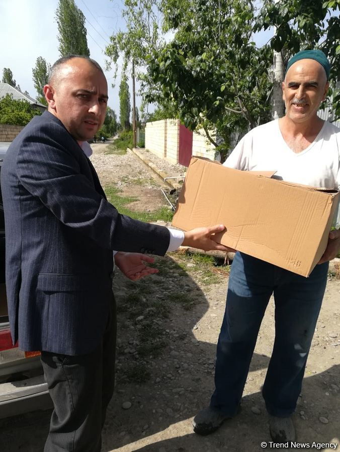 Sevil Mikayılova aztəminatlı ailələrə və tənha yaşayan şəxslərə ərzaq yardımı edib (FOTO)