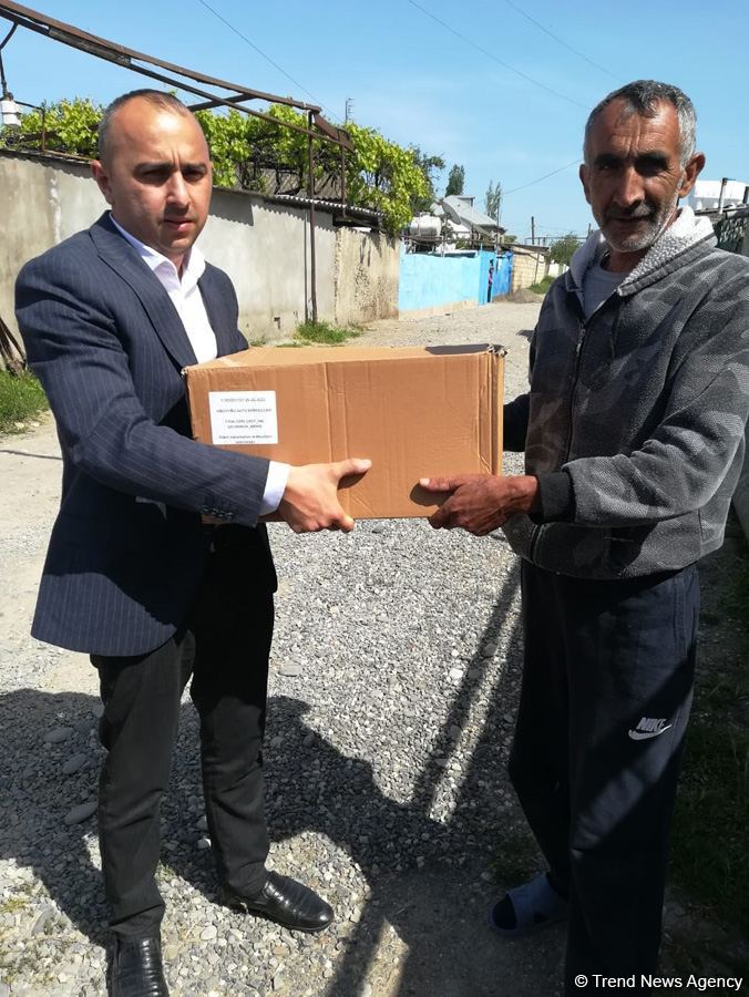 Sevil Mikayılova aztəminatlı ailələrə və tənha yaşayan şəxslərə ərzaq yardımı edib (FOTO)