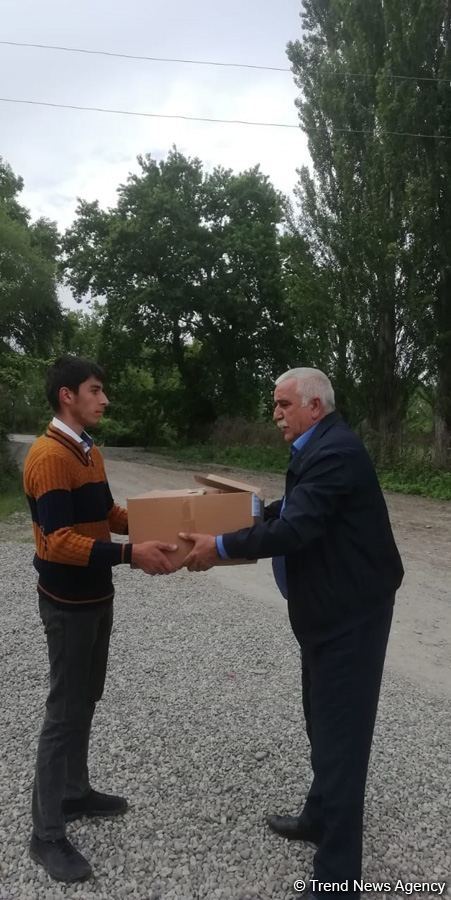 Sevil Mikayılova aztəminatlı ailələrə və tənha yaşayan şəxslərə ərzaq yardımı edib (FOTO)