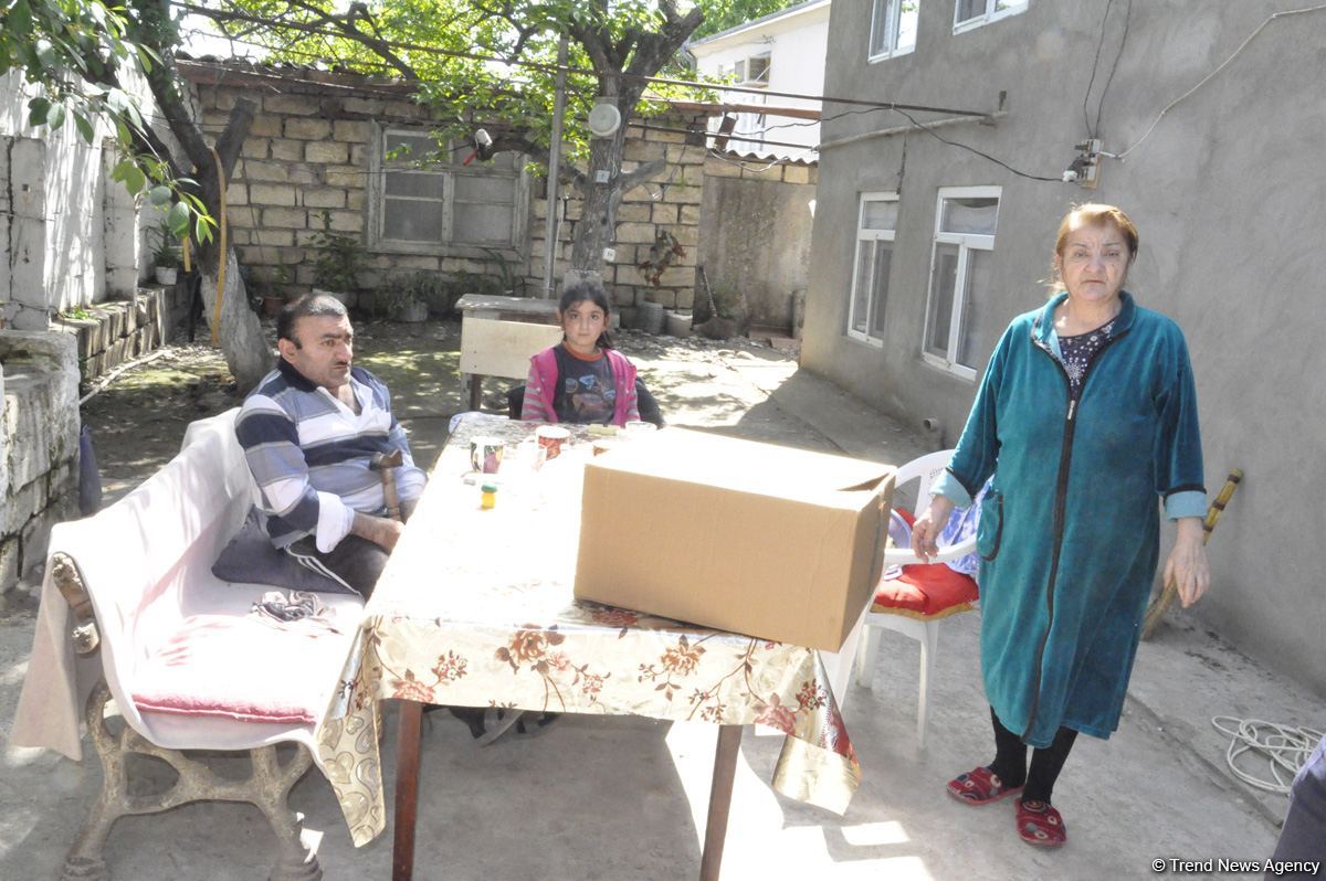 Sevil Mikayılova aztəminatlı ailələrə və tənha yaşayan şəxslərə ərzaq yardımı edib (FOTO)
