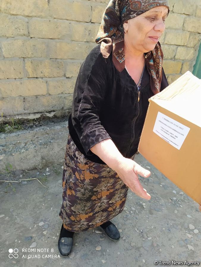 Sevil Mikayılova aztəminatlı ailələrə və tənha yaşayan şəxslərə ərzaq yardımı edib (FOTO)