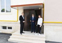 Prezident İlham Əliyev və birinci xanım Mehriban Əliyeva Şamaxıda tikilən çoxmənzilli binalarda yaradılan şəraitlə tanış olublar (FOTO/VİDEO) (YENİLƏNİB)