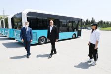 Prezident İlham Əliyev və birinci xanım Mehriban Əliyeva Şamaxıya ayrılan nəqliyyat vasitələri və xüsusi texnikalarla tanış olublar (FOTO/VİDEO) (YENİLƏNİB)