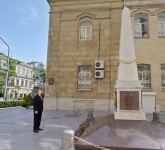 Prezident İlham Əliyev Azərbaycan Xalq Cümhuriyyətinin şərəfinə ucaldılmış abidəni ziyarət edib (FOTO) (YENİLƏNİB)