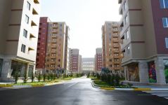 Prezident İlham Əliyev və birinci xanım Mehriban Əliyeva məcburi köçkünlər üçün salınmış “Qobu Park-3” yaşayış kompleksinin açılışında iştirak ediblər (FOTO/VİDEO) (YENİLƏNİB-2)