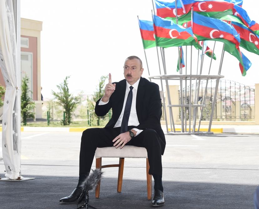 Prezident İlham Əliyev və birinci xanım Mehriban Əliyeva məcburi köçkünlər üçün salınmış “Qobu Park-3” yaşayış kompleksinin açılışında iştirak ediblər (FOTO/VİDEO) (YENİLƏNİB-2)