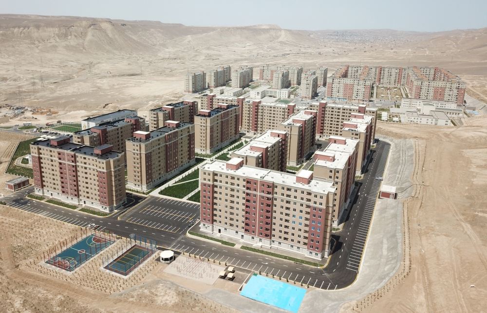 Prezident İlham Əliyev və birinci xanım Mehriban Əliyeva məcburi köçkünlər üçün salınmış “Qobu Park-3” yaşayış kompleksinin açılışında iştirak ediblər (FOTO/VİDEO) (YENİLƏNİB-2)