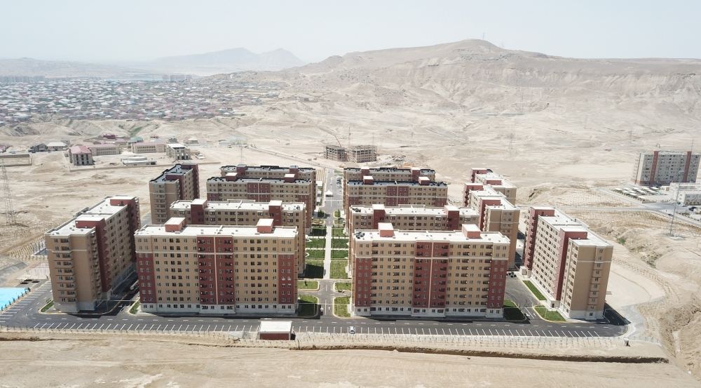 Prezident İlham Əliyev və birinci xanım Mehriban Əliyeva məcburi köçkünlər üçün salınmış “Qobu Park-3” yaşayış kompleksinin açılışında iştirak ediblər (FOTO/VİDEO) (YENİLƏNİB-2)