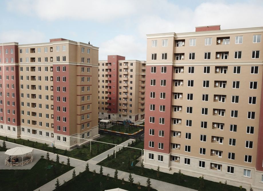 Prezident İlham Əliyev və birinci xanım Mehriban Əliyeva məcburi köçkünlər üçün salınmış “Qobu Park-3” yaşayış kompleksinin açılışında iştirak ediblər (FOTO/VİDEO) (YENİLƏNİB-2)