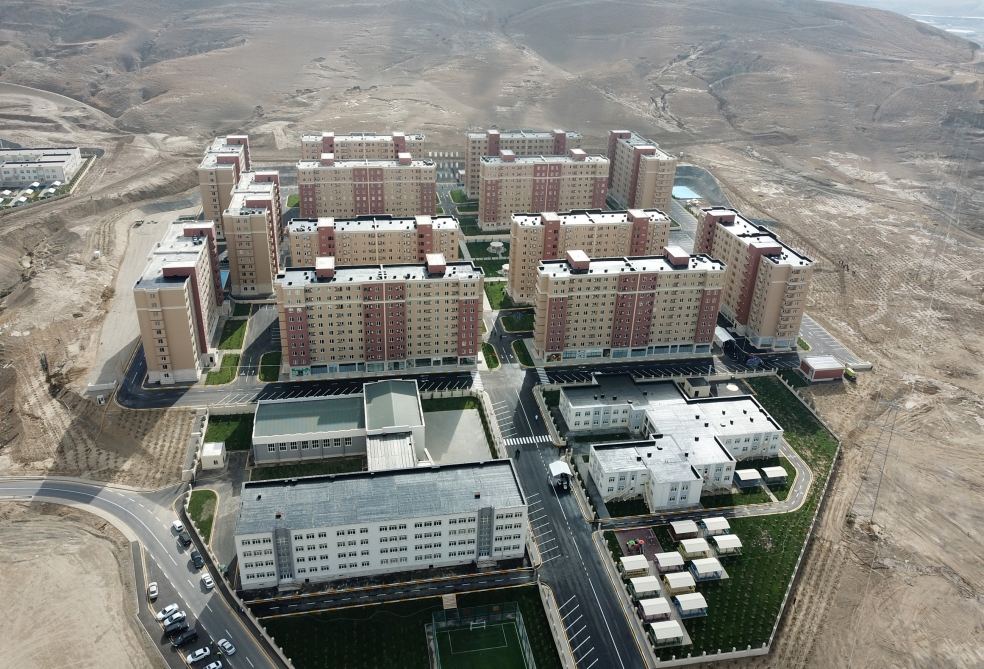 Prezident İlham Əliyev və birinci xanım Mehriban Əliyeva məcburi köçkünlər üçün salınmış “Qobu Park-3” yaşayış kompleksinin açılışında iştirak ediblər (FOTO/VİDEO) (YENİLƏNİB-2)
