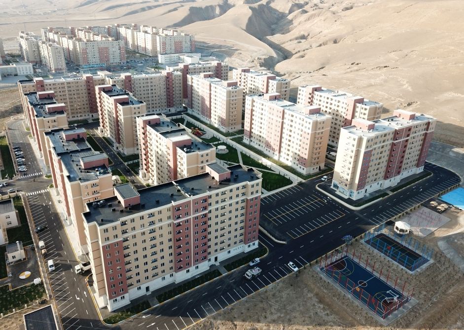 Prezident İlham Əliyev və birinci xanım Mehriban Əliyeva məcburi köçkünlər üçün salınmış “Qobu Park-3” yaşayış kompleksinin açılışında iştirak ediblər (FOTO/VİDEO) (YENİLƏNİB-2)