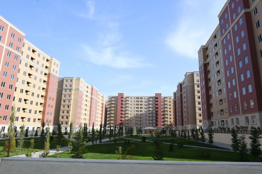 Prezident İlham Əliyev və birinci xanım Mehriban Əliyeva məcburi köçkünlər üçün salınmış “Qobu Park-3” yaşayış kompleksinin açılışında iştirak ediblər (FOTO/VİDEO) (YENİLƏNİB-2)