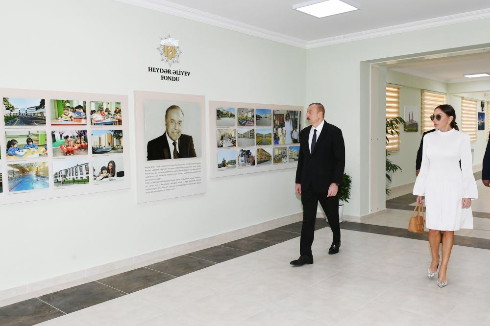 Prezident İlham Əliyev və birinci xanım Mehriban Əliyeva məcburi köçkünlər üçün salınmış “Qobu Park-3” yaşayış kompleksinin açılışında iştirak ediblər (FOTO/VİDEO) (YENİLƏNİB-2)