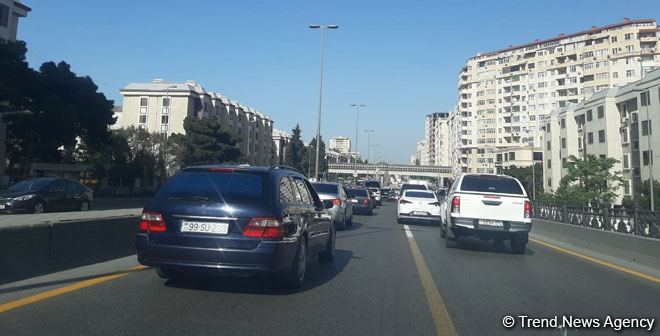 Bakıda qəza uzun tıxaca səbəb oldu (FOTO)