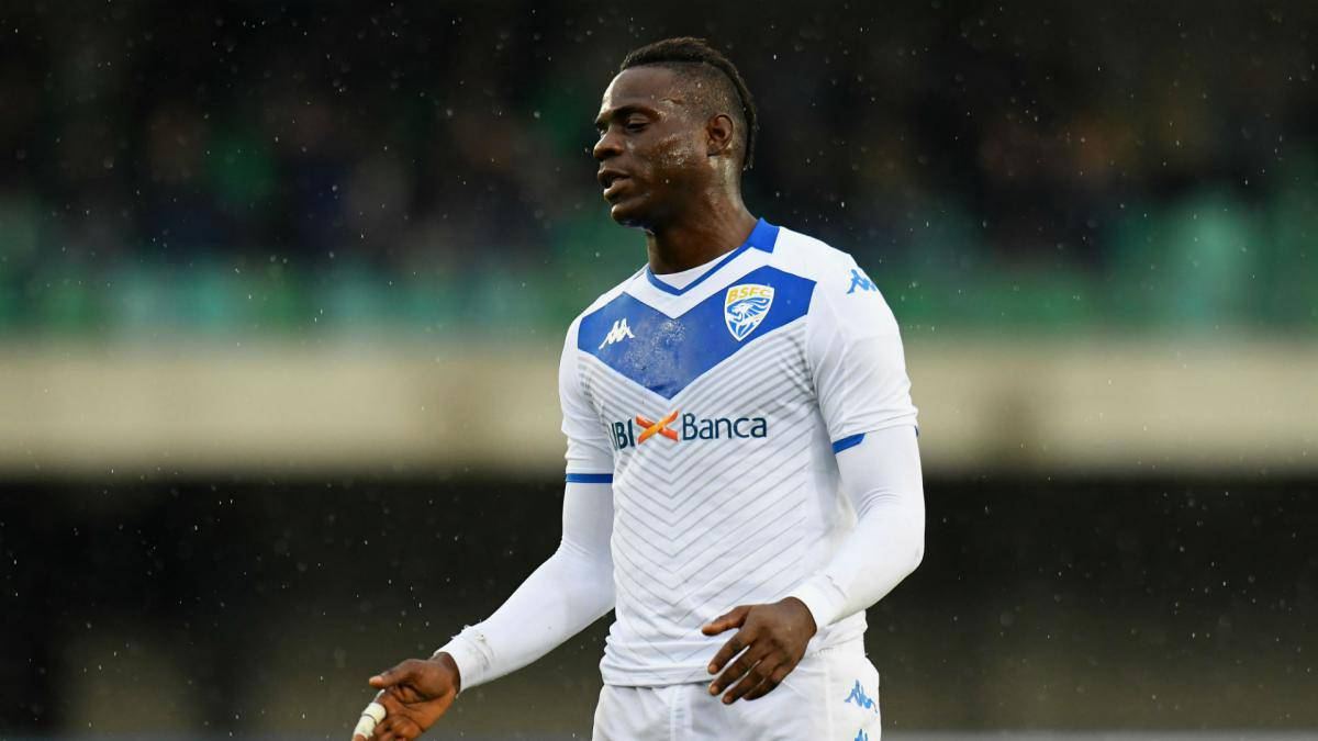 Məşhur futbol ulduzu Şahruddinin komanda yoldaşı oldu (FOTO)