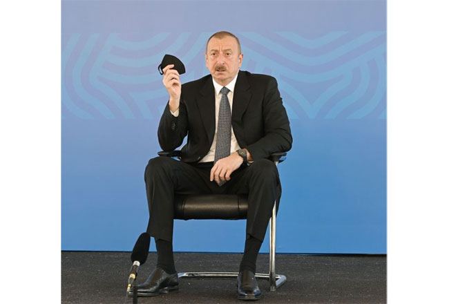 Azərbaycan Prezidenti: Qapalı şəraitdə hər kəs mütləq maskadan istifadə etsin