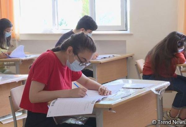 Məktəblərdə şagirdlərin maskadan istifadəsi məcburi olmayacaq