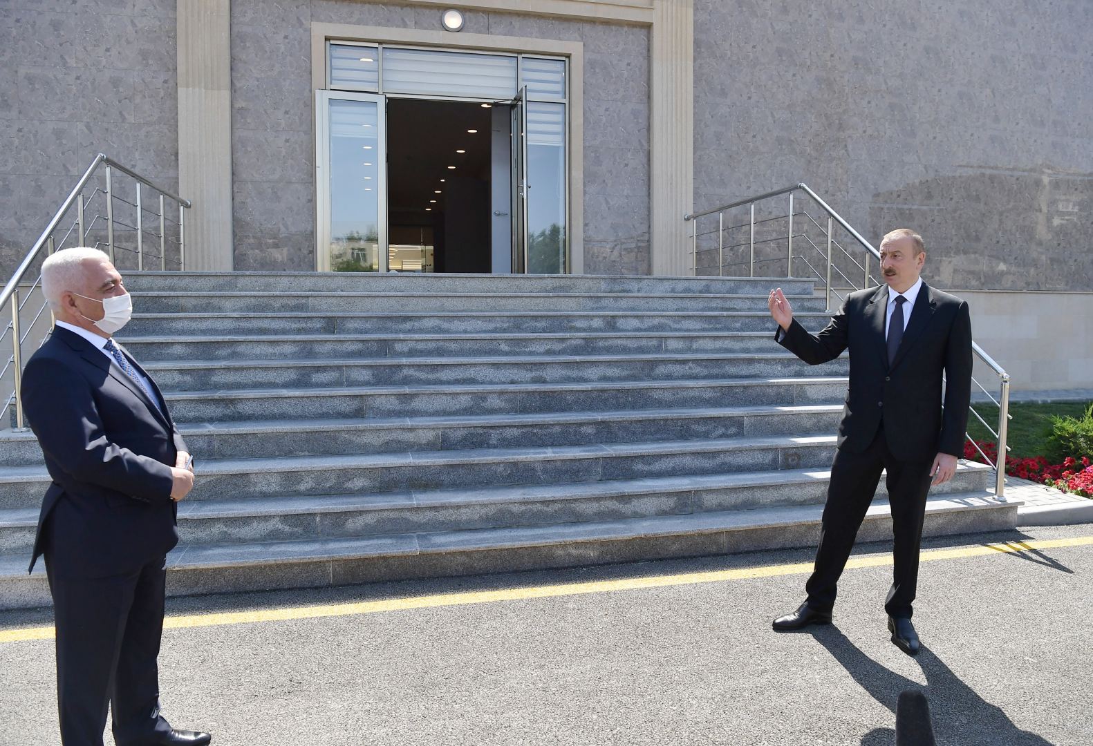 Prezident İlham Əliyev Bakının Xətai rayonunda “Azərenerji”nin “Əhmədli” yarımstansiyasının açılışında iştirak edib (FOTO) (YENİLƏNİB)