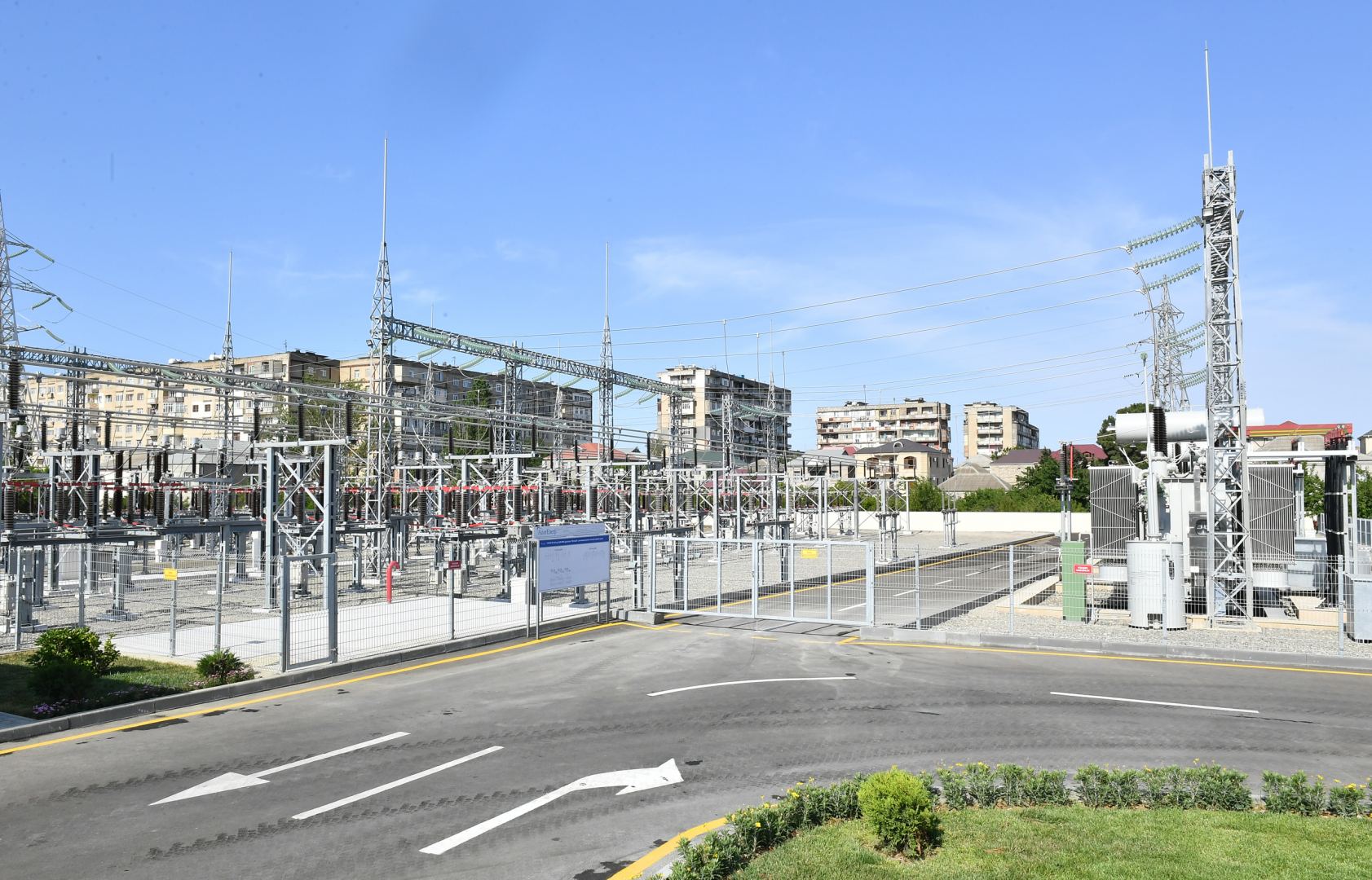 Prezident İlham Əliyev Bakının Xətai rayonunda “Azərenerji”nin “Əhmədli” yarımstansiyasının açılışında iştirak edib (FOTO) (YENİLƏNİB)