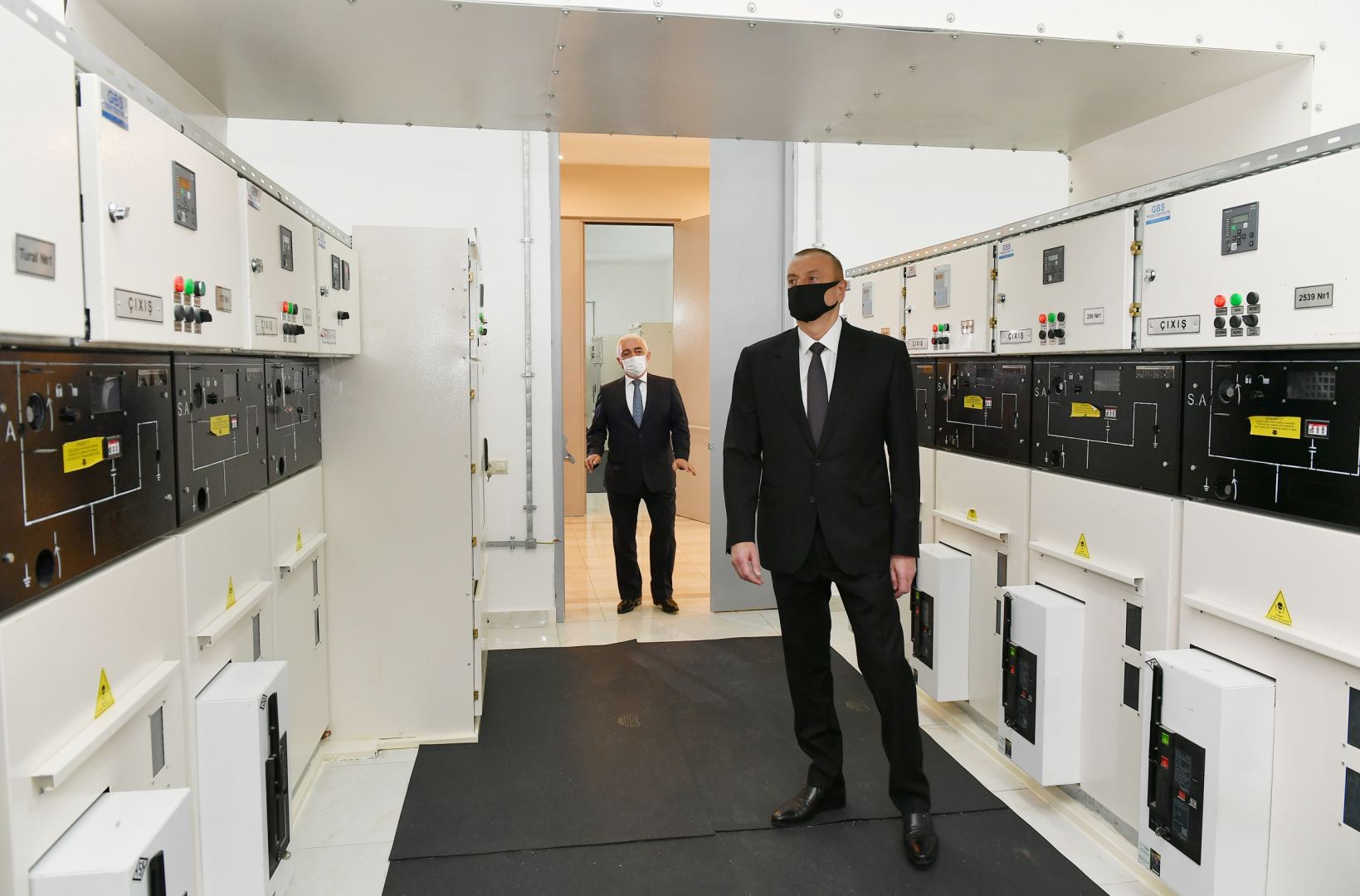 Prezident İlham Əliyev Bakının Xətai rayonunda “Azərenerji”nin “Əhmədli” yarımstansiyasının açılışında iştirak edib (FOTO) (YENİLƏNİB)