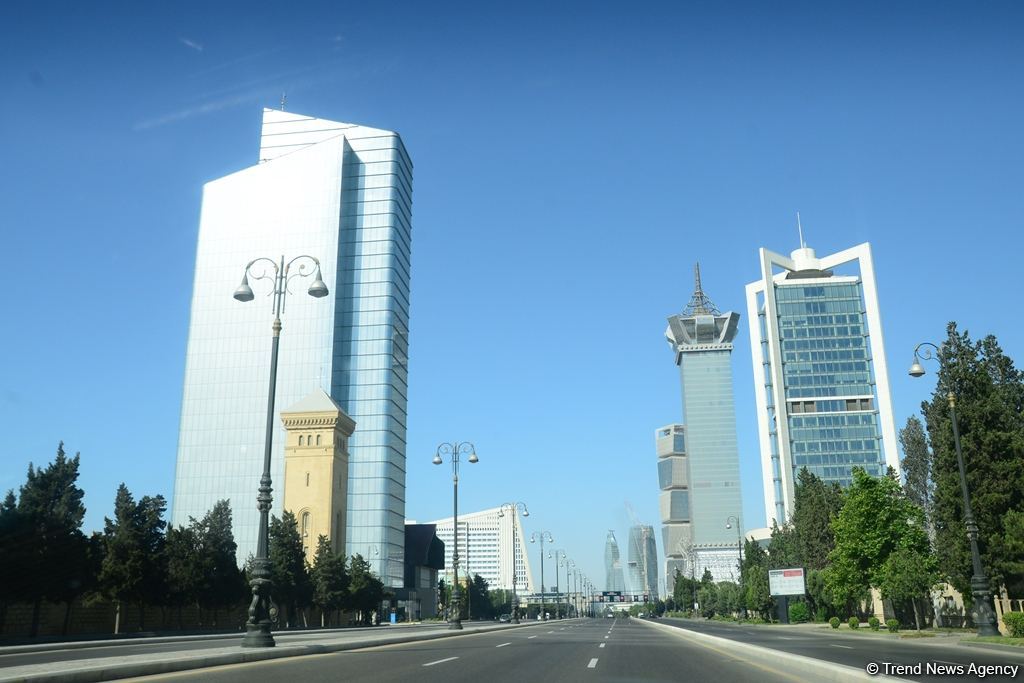 Paytaxtda küçə və yollarda son vəziyyət (FOTO)