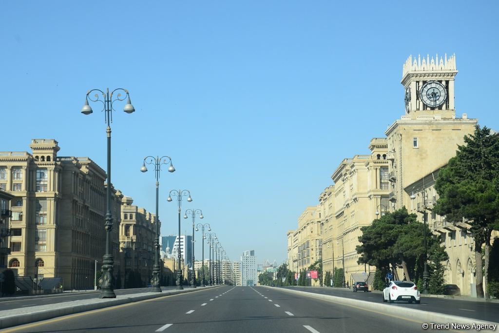Paytaxtda küçə və yollarda son vəziyyət (FOTO)