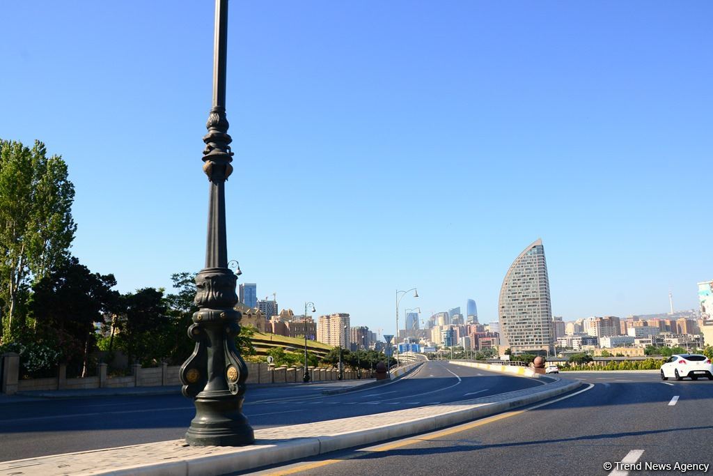 Paytaxtda küçə və yollarda son vəziyyət (FOTO)