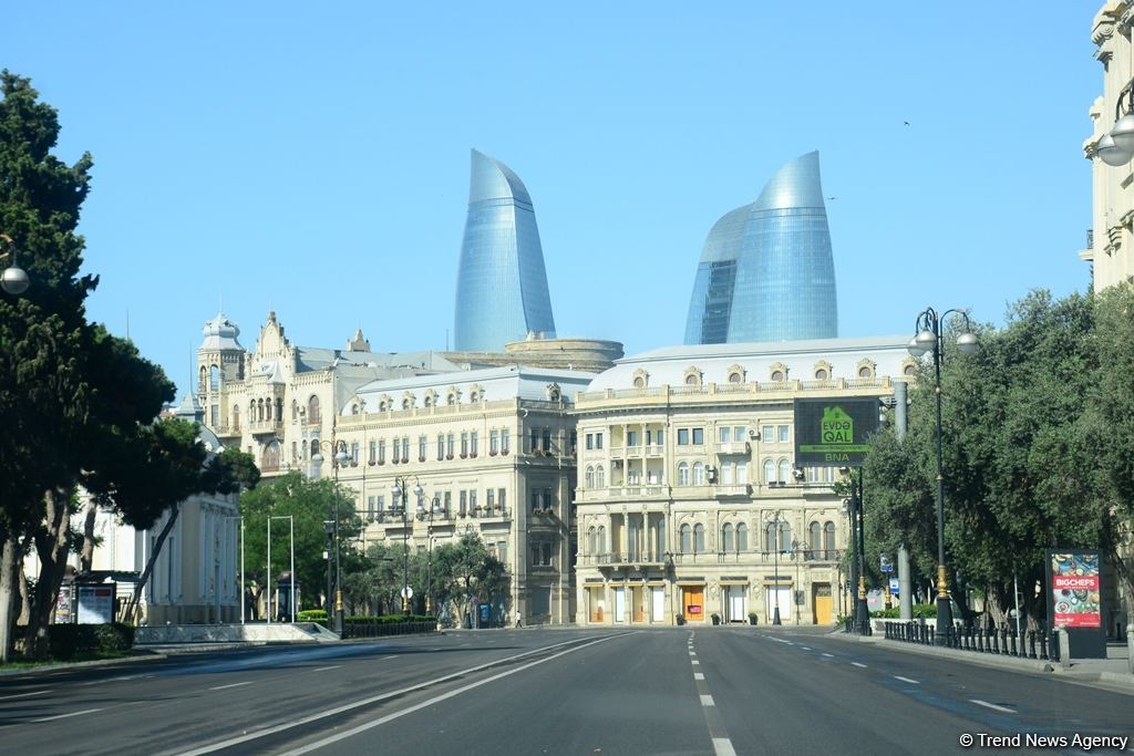 Paytaxtda küçə və yollarda son vəziyyət (FOTO)