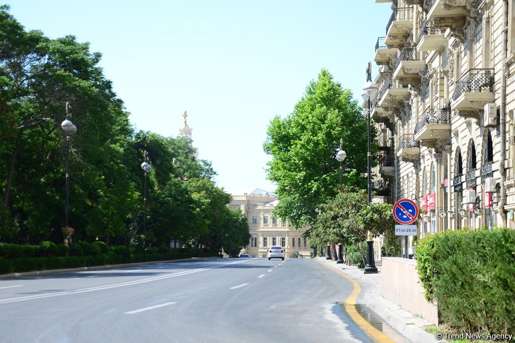 Paytaxtda küçə və yollarda son vəziyyət (FOTO)