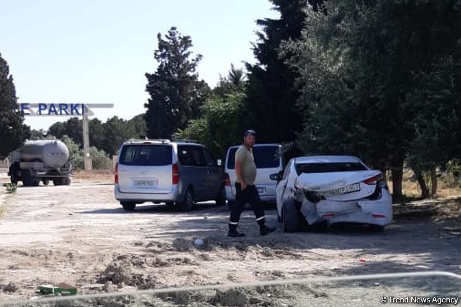 Sumqayıtda "Mercedes" "Hyundai"a çırpıldı, 3 nəfər xəstəxanaya yerləşdirildi (FOTO)