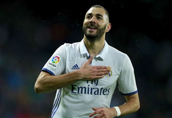 Kərim Benzema "Qızıl top" mükafatını alıb