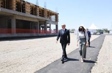 Prezident İlham Əliyev və birinci xanım Mehriban Əliyeva Gəncə şəhərində MİDA tərəfindən inşa edilən yaşayış kompleksinin tikintisi ilə tanış olublar (FOTO/VİDEO) (YENİLƏNİB)