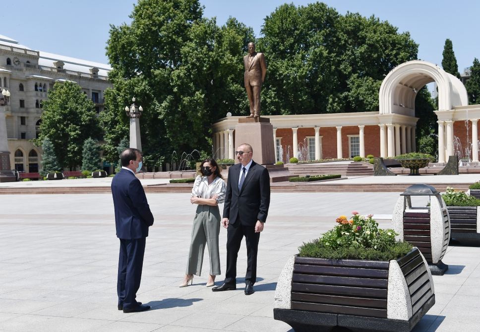 Azərbaycan Prezidenti İlham Əliyev və birinci xanım Mehriban Əliyeva Gəncə şəhərinə səfərə gəliblər (YENİLƏNİB) (FOTO/VİDEO)