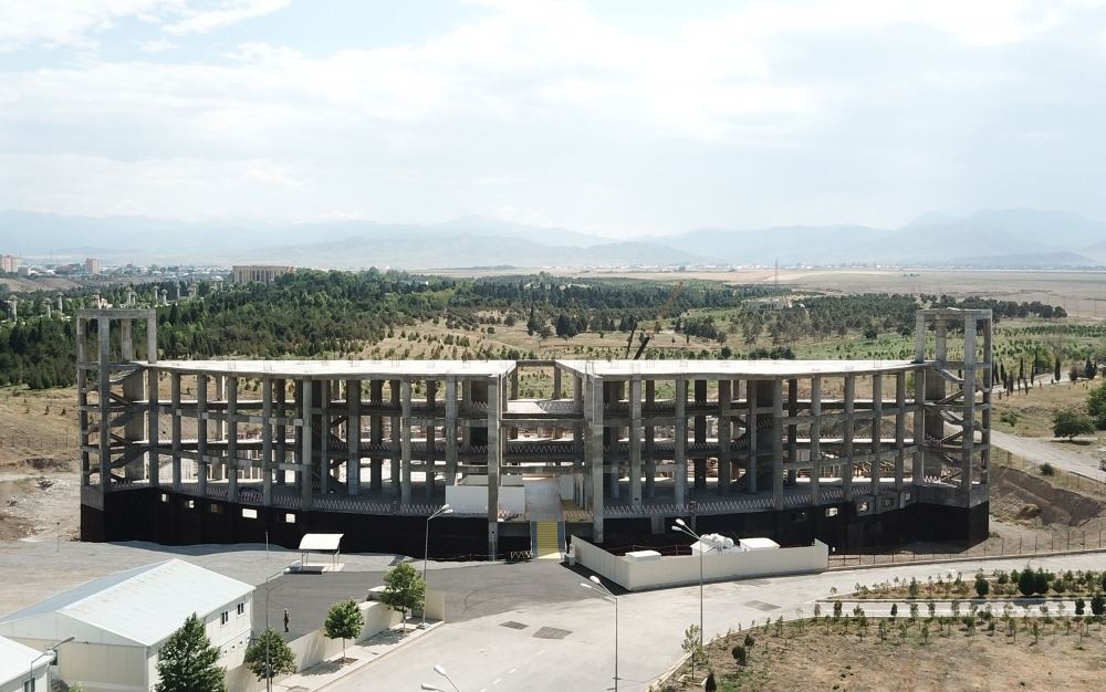 Prezident İlham Əliyev Gəncə İdman Sarayının tikintisi ilə tanış olub (FOTO/VİDEO) (YENİLƏNİB)
