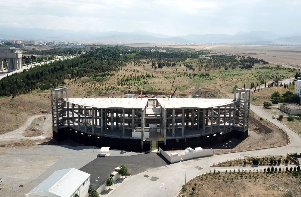 Prezident İlham Əliyev Gəncə İdman Sarayının tikintisi ilə tanış olub (FOTO/VİDEO) (YENİLƏNİB)