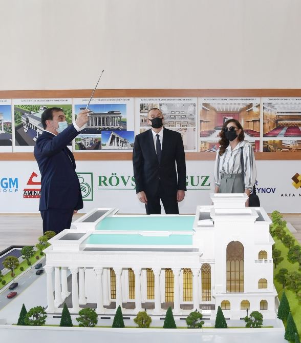 Prezident İlham Əliyev və birinci xanım Mehriban Əliyeva Gəncə Dövlət Dram Teatrının yeni binasının tikintisi ilə tanış olublar (FOTO/VİDEO) (YENİLƏNİB)