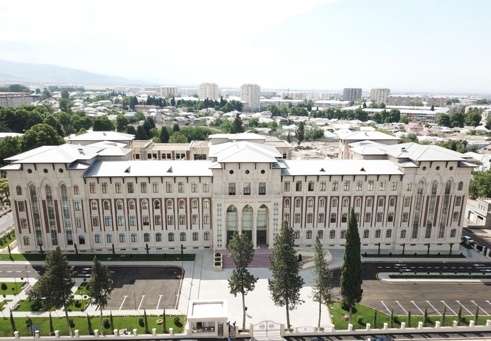 Prezident İlham Əliyev və birinci xanım Mehriban Əliyeva Azərbaycan Dövlət Aqrar Universitetinin yeni tədris korpusunun açılışında iştirak ediblər (FOTO/VİDEO) (YENİLƏNİB)