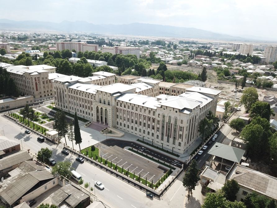 Prezident İlham Əliyev və birinci xanım Mehriban Əliyeva Azərbaycan Dövlət Aqrar Universitetinin yeni tədris korpusunun açılışında iştirak ediblər (FOTO/VİDEO) (YENİLƏNİB)