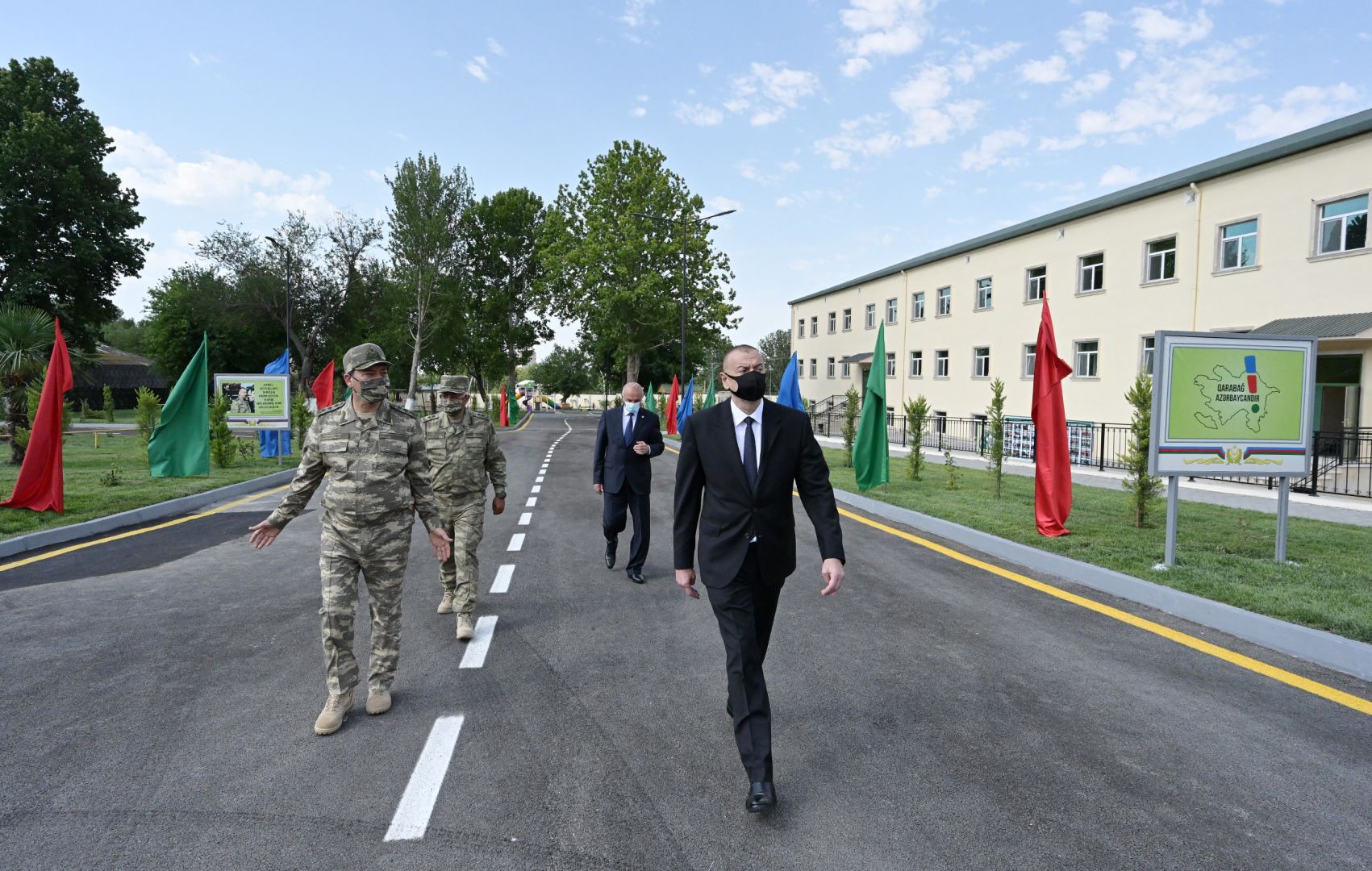 Prezident İlham Əliyev Müdafiə Nazirliyinin "N" saylı hərbi hissəsinin açılışında iştirak edib (FOTO/VİDEO) (YENİLƏNİB-2)
