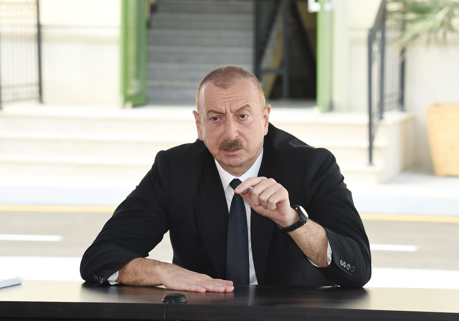 Prezident İlham Əliyev: Xalq Cəbhəsi hakimiyyəti Kəlbəcəri Ermənistana təhvil verdi və ondan sonra Ermənistanla Dağlıq Qarabağ arasında coğrafi bağlantı yarandı