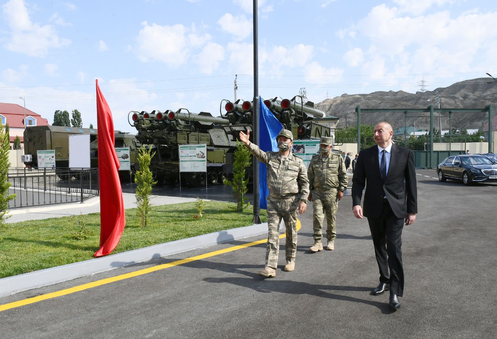 Prezident İlham Əliyev Müdafiə Nazirliyinin "N" saylı hərbi hissəsinin açılışında iştirak edib (FOTO/VİDEO) (YENİLƏNİB-2)