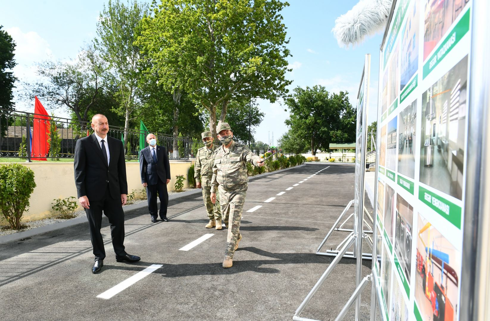Prezident İlham Əliyev Müdafiə Nazirliyinin "N" saylı hərbi hissəsinin açılışında iştirak edib (FOTO/VİDEO) (YENİLƏNİB-2)