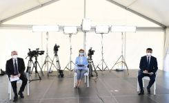 Prezident İlham Əliyev və birinci xanım Mehriban Əliyeva Bakının Xətai rayonunda modul tipli hospitalın açılışında iştirak ediblər (FOTO/VİDEO) (YENİLƏNİB-2)