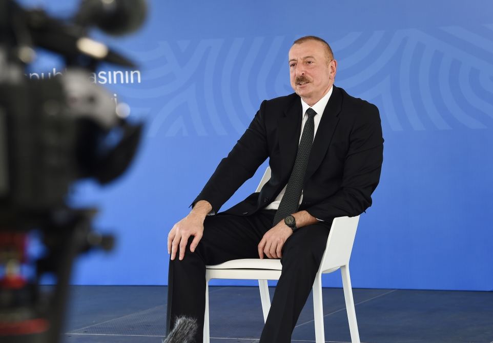 Prezident İlham Əliyev və birinci xanım Mehriban Əliyeva Bakının Xətai rayonunda modul tipli hospitalın açılışında iştirak ediblər (FOTO/VİDEO) (YENİLƏNİB-2)
