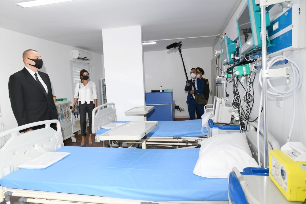 Prezident İlham Əliyev və birinci xanım Mehriban Əliyeva Bakının Xətai rayonunda modul tipli hospitalın açılışında iştirak ediblər (FOTO/VİDEO) (YENİLƏNİB-2)