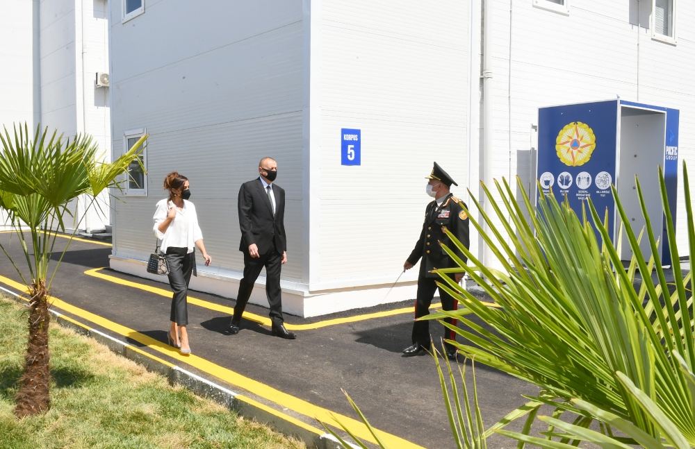Prezident İlham Əliyev və birinci xanım Mehriban Əliyeva Bakının Xətai rayonunda modul tipli hospitalın açılışında iştirak ediblər (FOTO/VİDEO) (YENİLƏNİB-2)