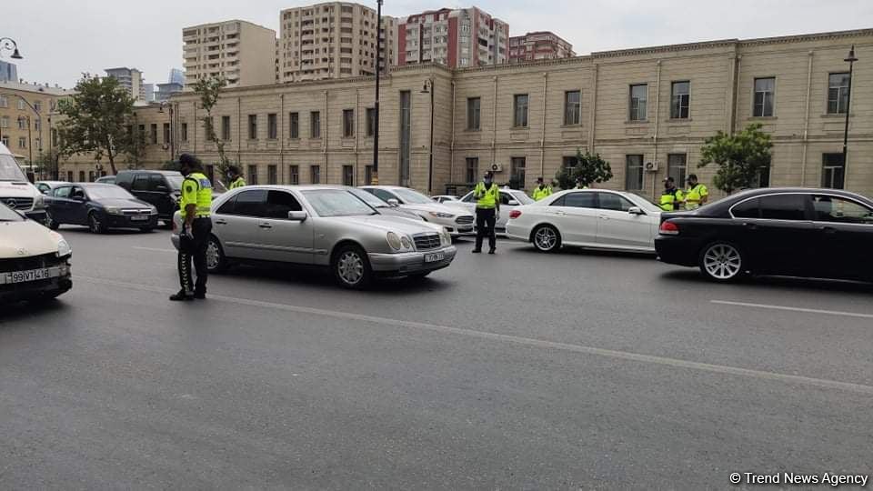 Bakıda küçə və yollarda son vəziyyət (FOTO)