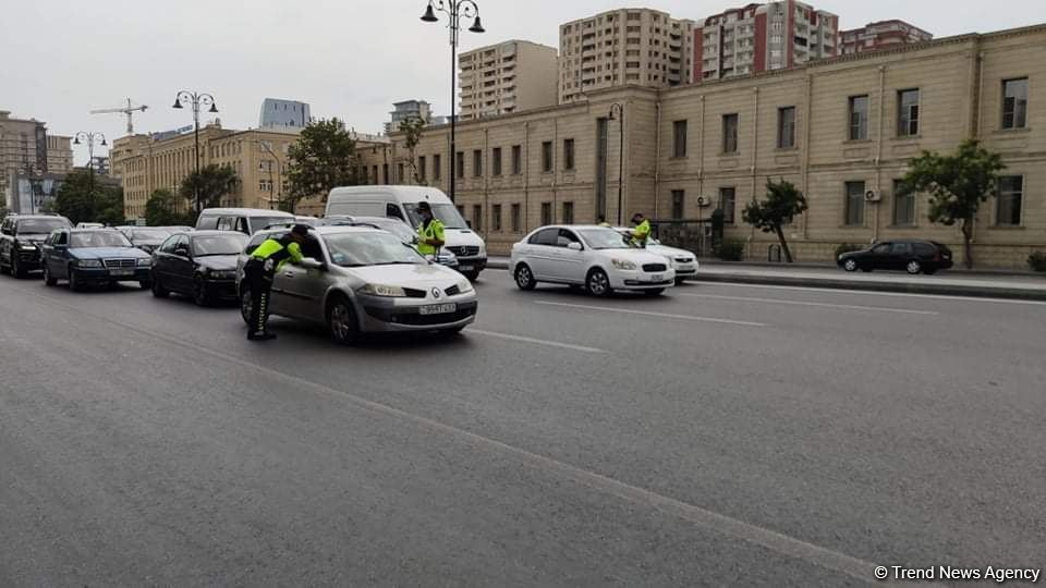 Bakıda küçə və yollarda son vəziyyət (FOTO)