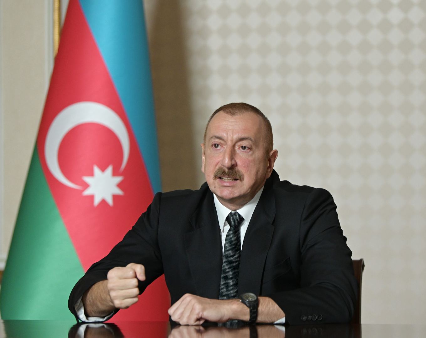 Prezident İlham Əliyevin sədrliyi ilə Nazirlər Kabinetinin 2020-ci ilin birinci yarısının sosial-iqtisadi inkişafının yekunlarına və qarşıda duran vəzifələrə həsr olunan iclası keçirilib (FOTO/VİDEO) (YENİLƏNİB 2)